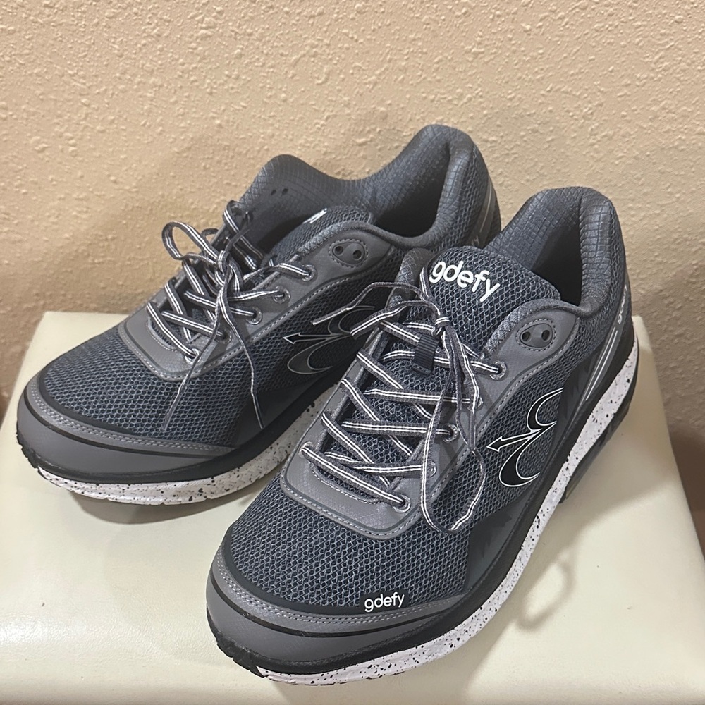 G-Defy Mighty Walk Size 13
